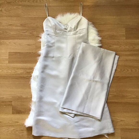 BCBGMaxAzria Dresses & Skirts - BCBGMAXAZRIA Formal Dress Beaded Neckline Shawl